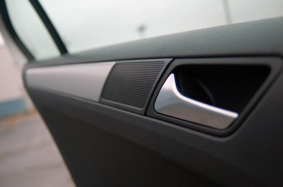  Volkswagen Jetta 2011 года  (фото 35 из 139)
